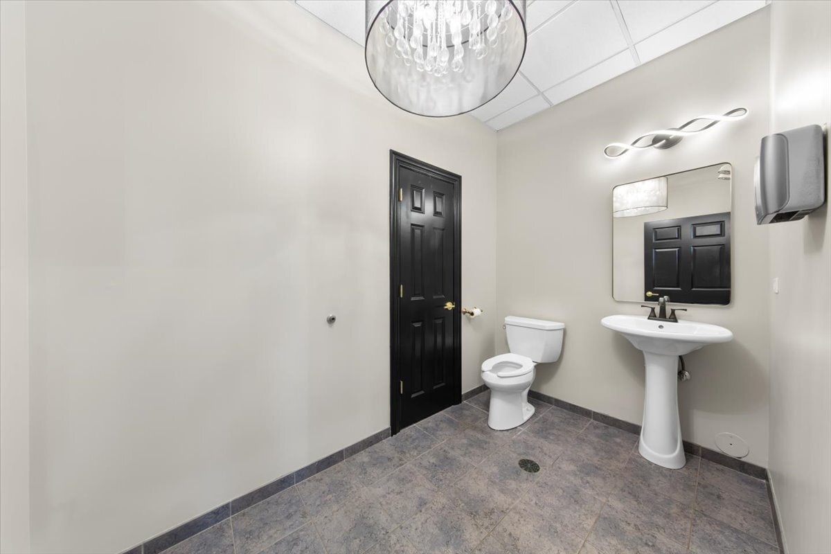 2037 S Indiana Avenue