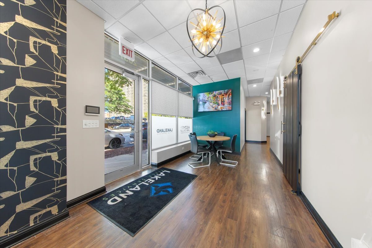 2037 S Indiana Avenue