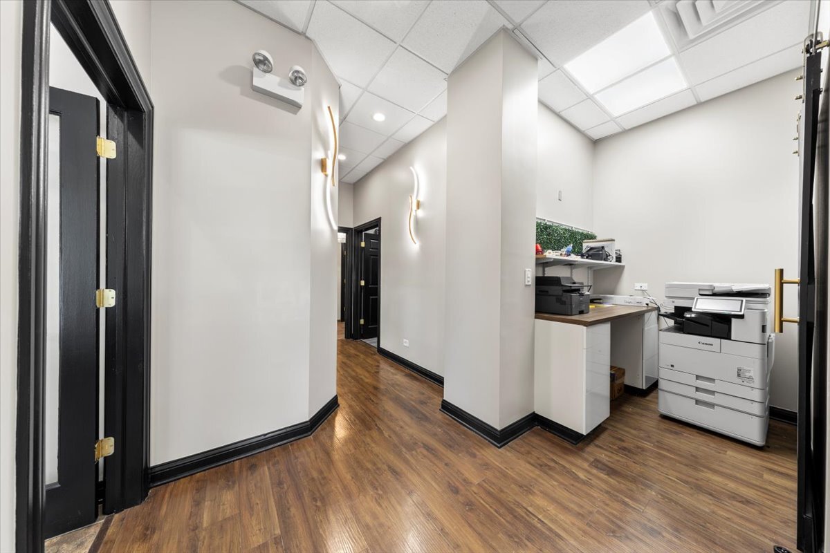 2037 S Indiana Avenue