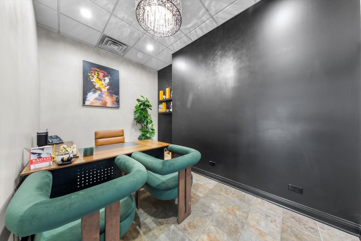 2037 S Indiana Avenue