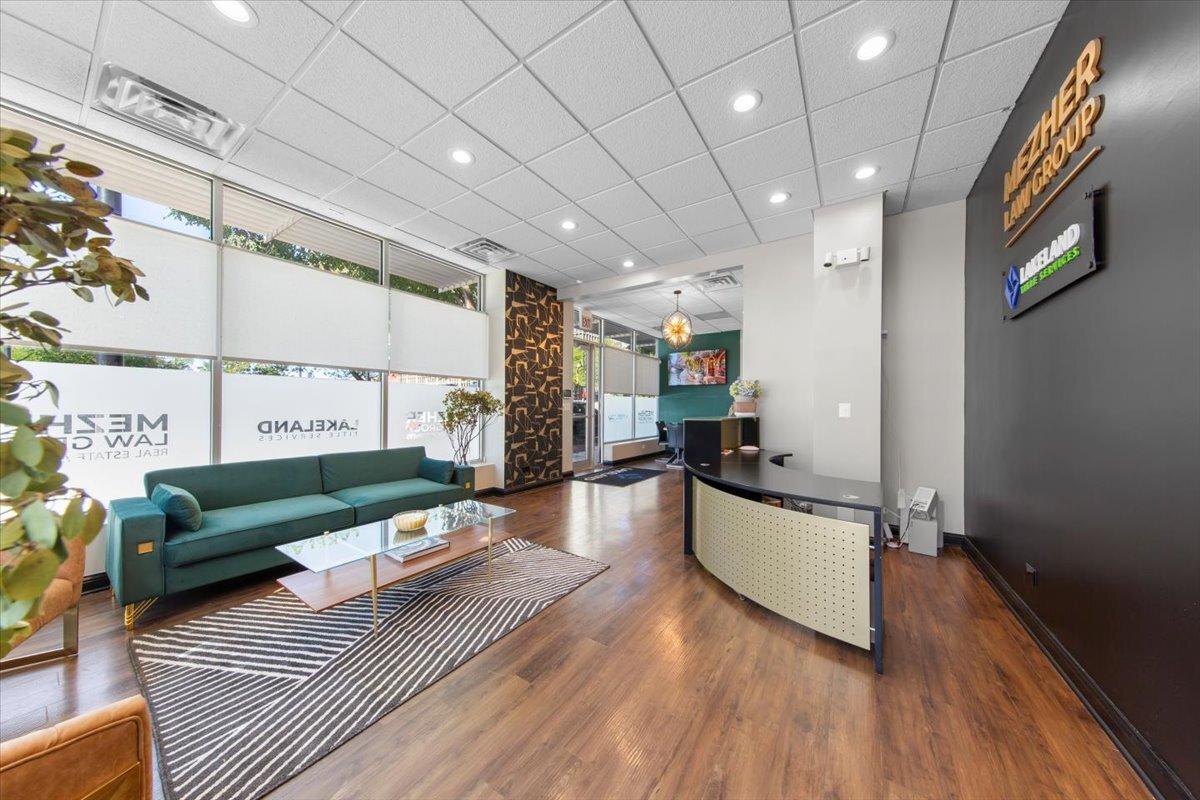 2037 S Indiana Avenue