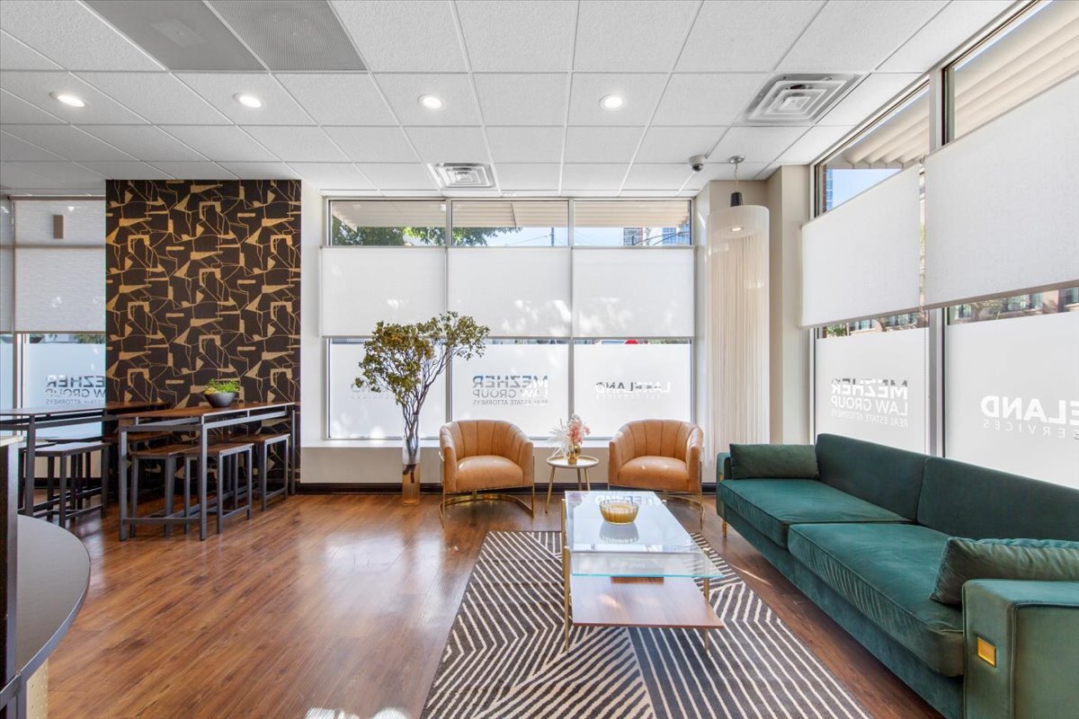 2037 S Indiana Avenue