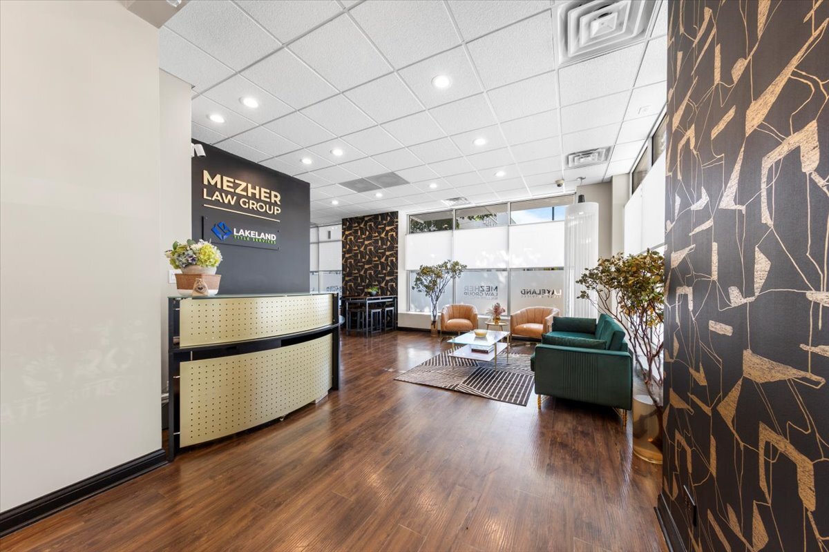 2037 S Indiana Avenue