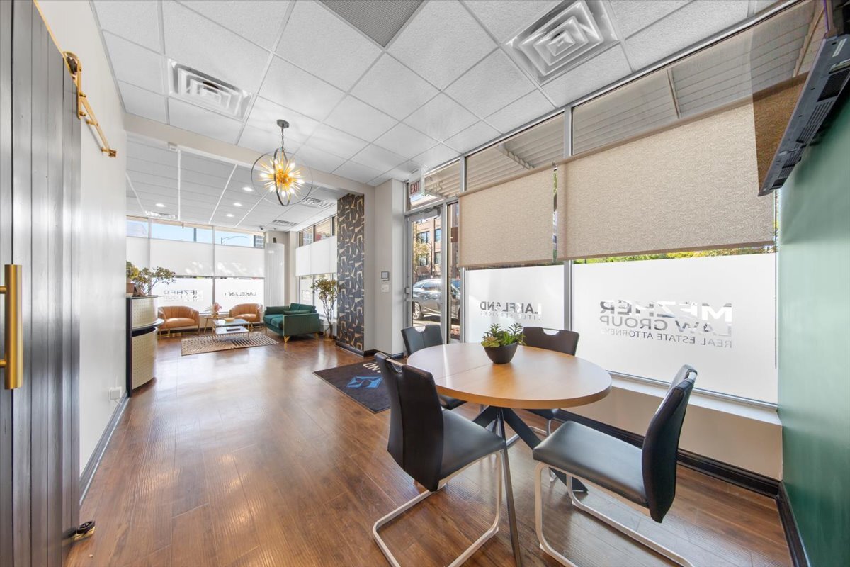 2037 S Indiana Avenue