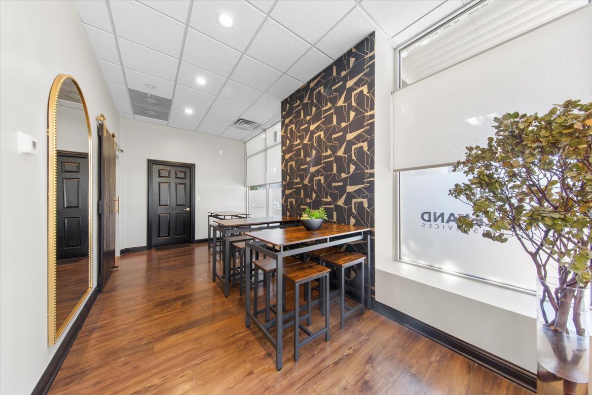 2037 S Indiana Avenue