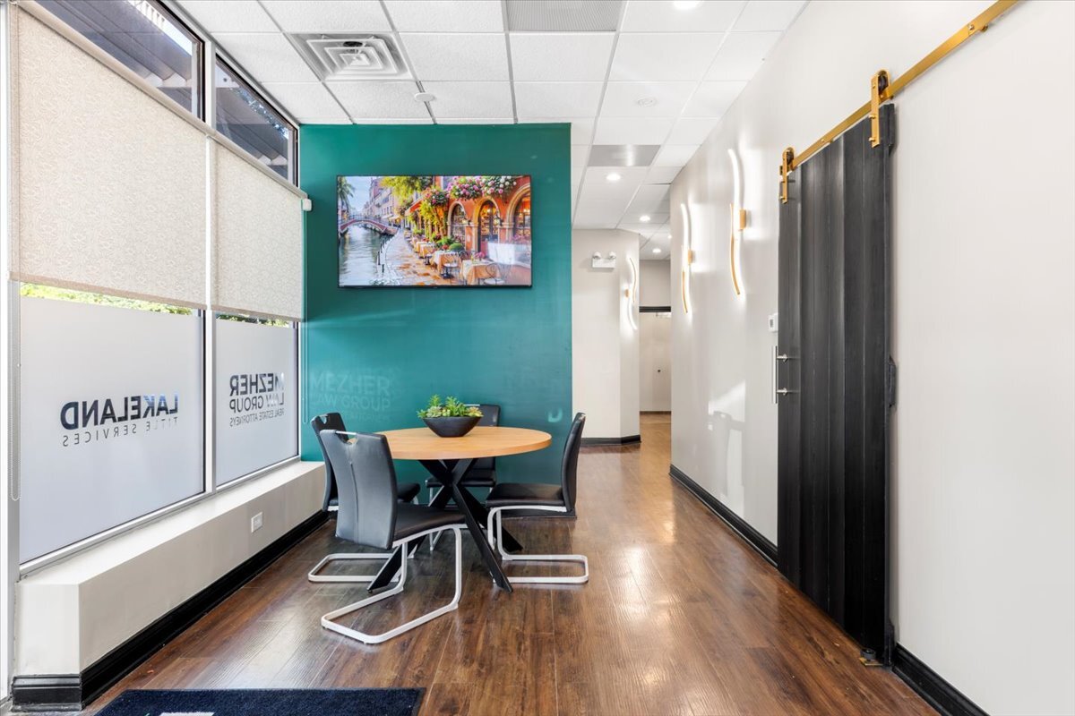 2037 S Indiana Avenue