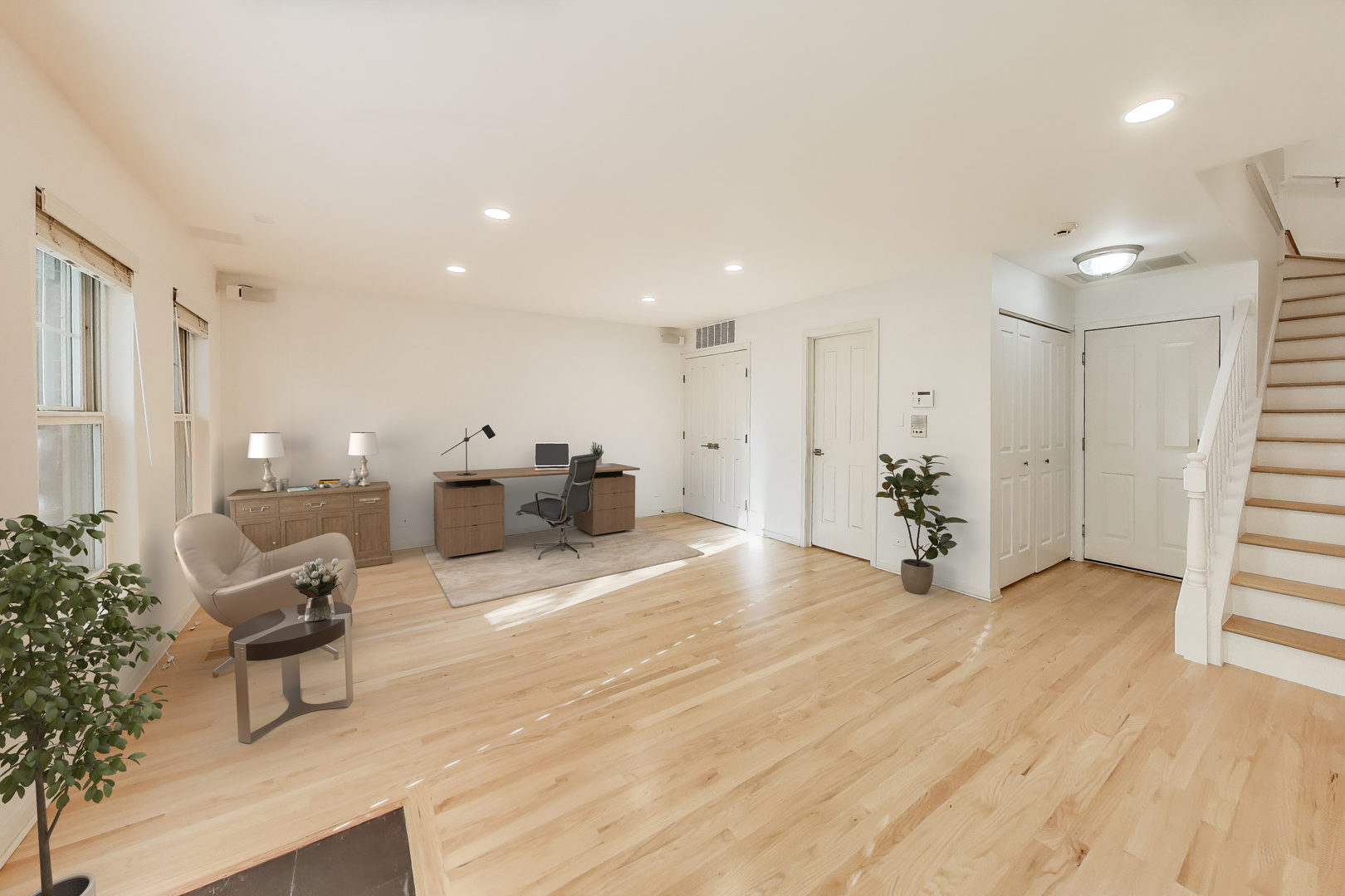 210 W Scott Street Unit: I