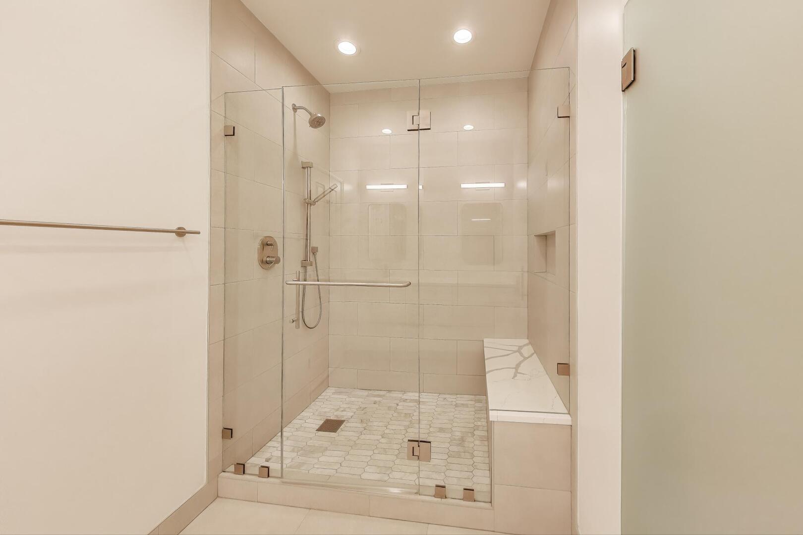 210 W Scott Street Unit: I