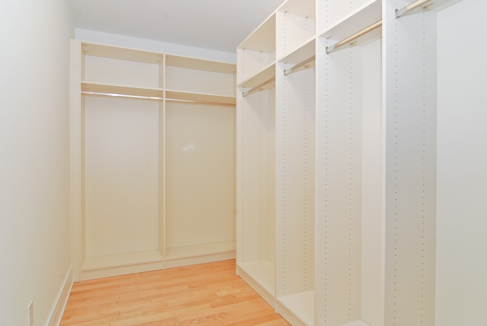 401 N WABASH Avenue Unit: 43H