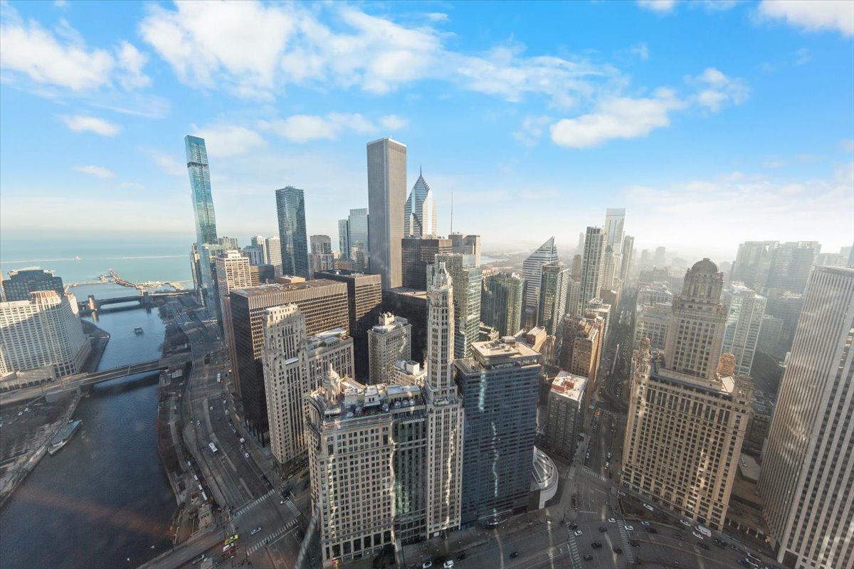 401 N WABASH Avenue Unit: 43H