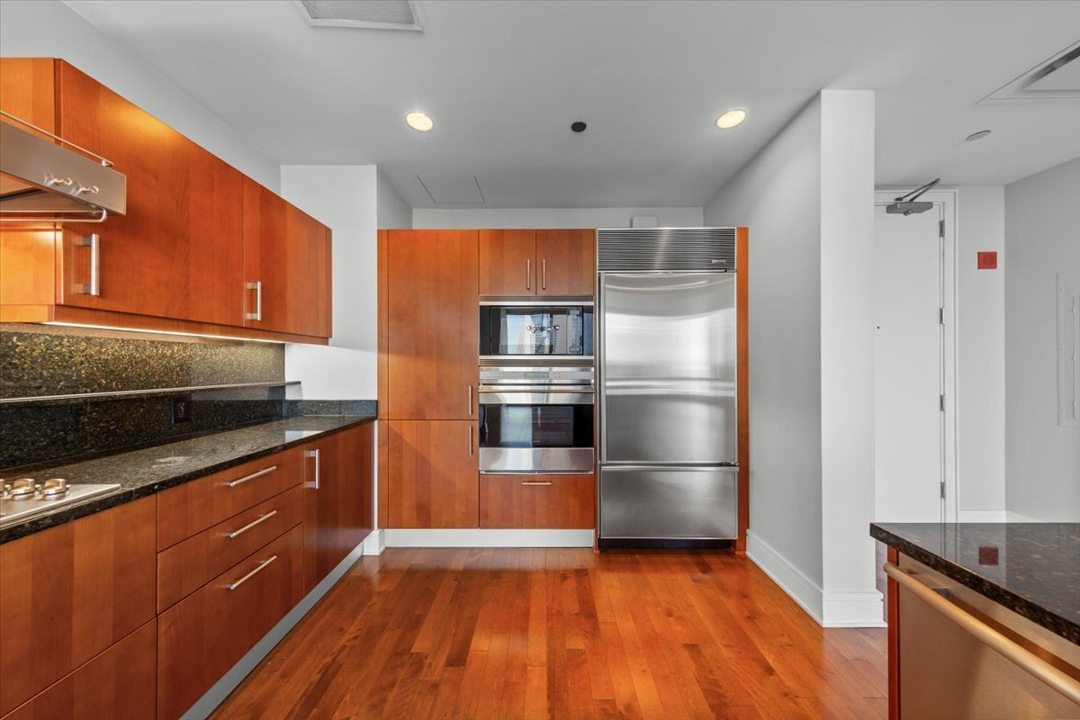 401 N WABASH Avenue Unit: 43H