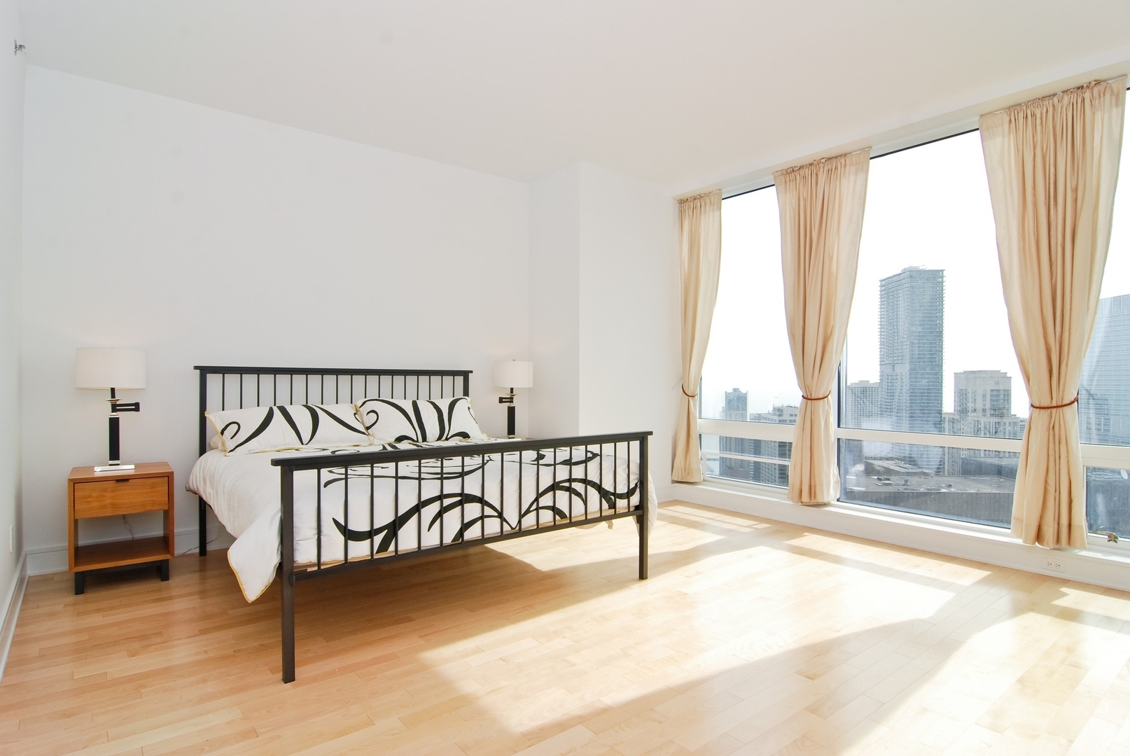 401 N WABASH Avenue Unit: 43H