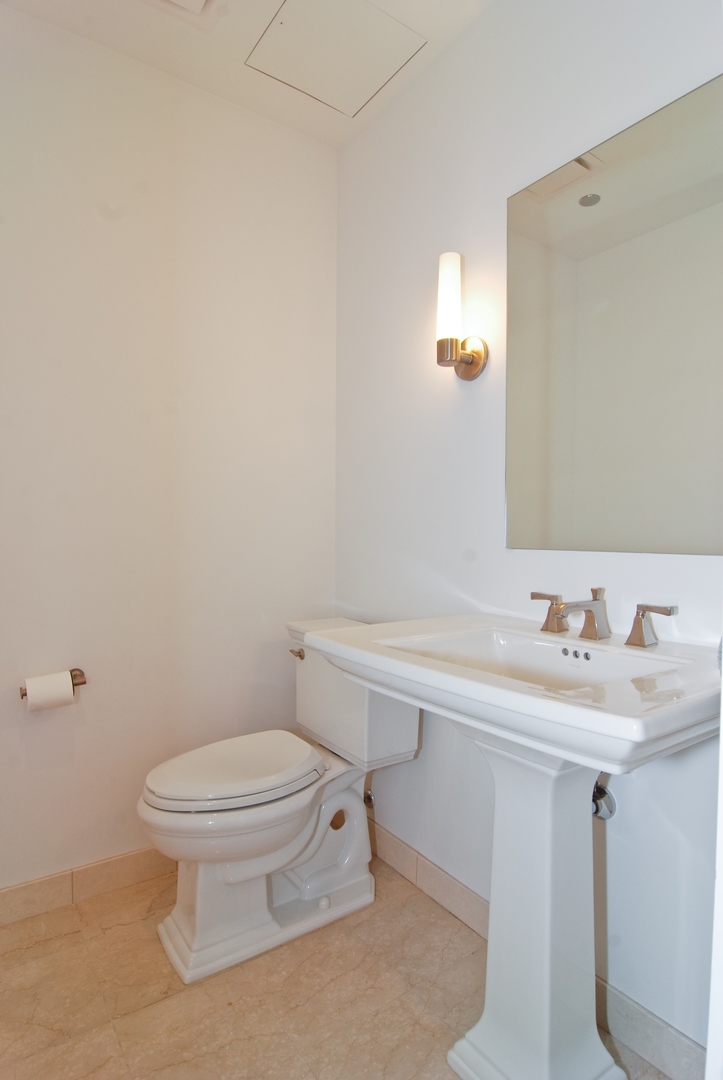 401 N WABASH Avenue Unit: 43H