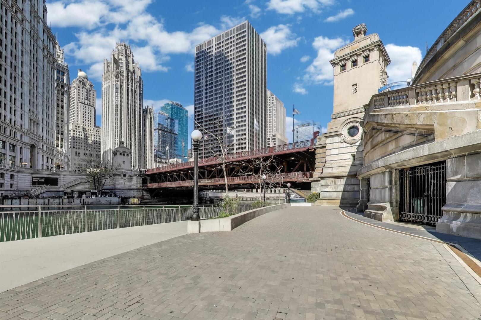 401 N WABASH Avenue Unit: 43H