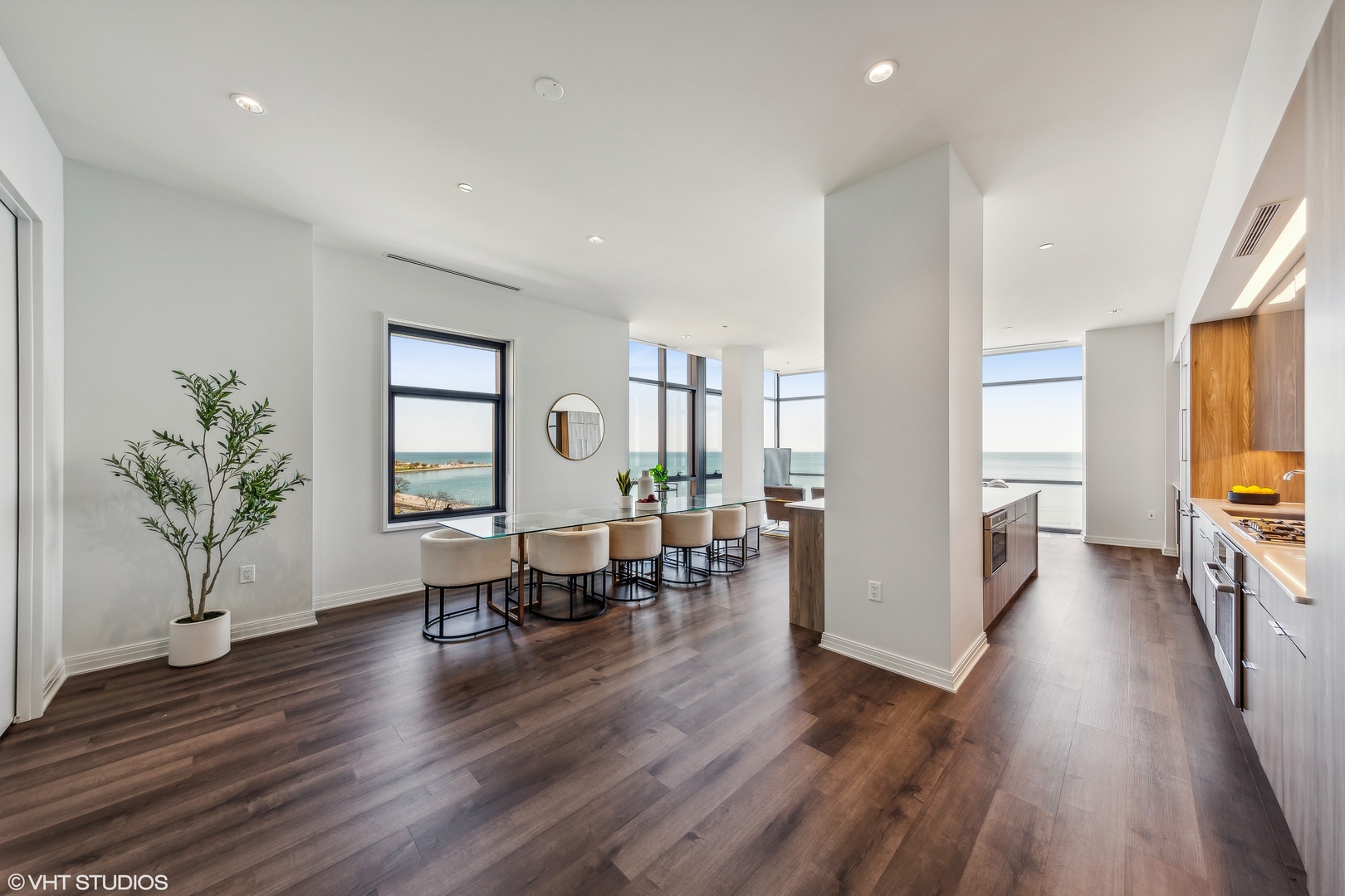 61 E Banks Street Unit: 504