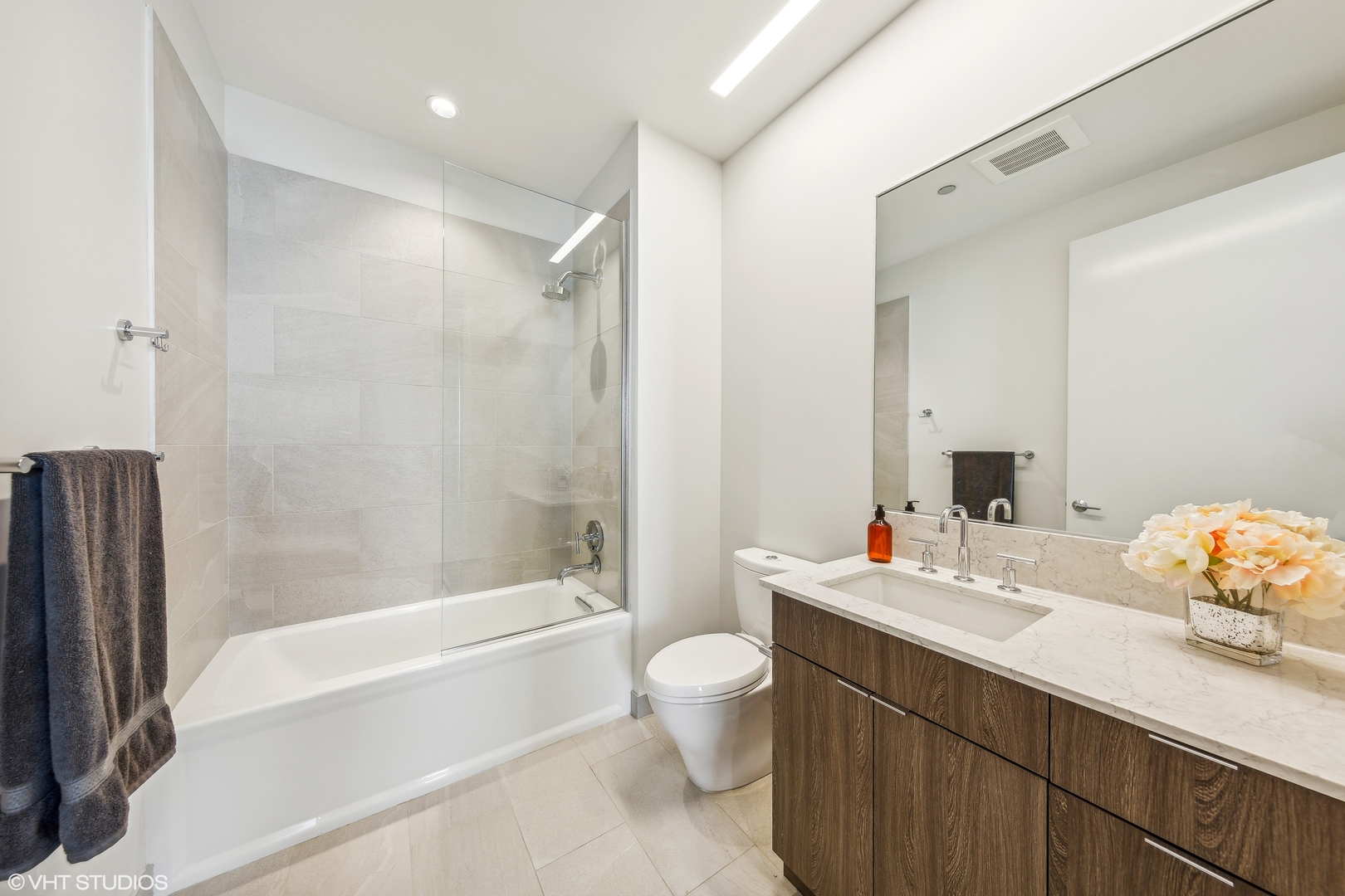 61 E Banks Street Unit: 504