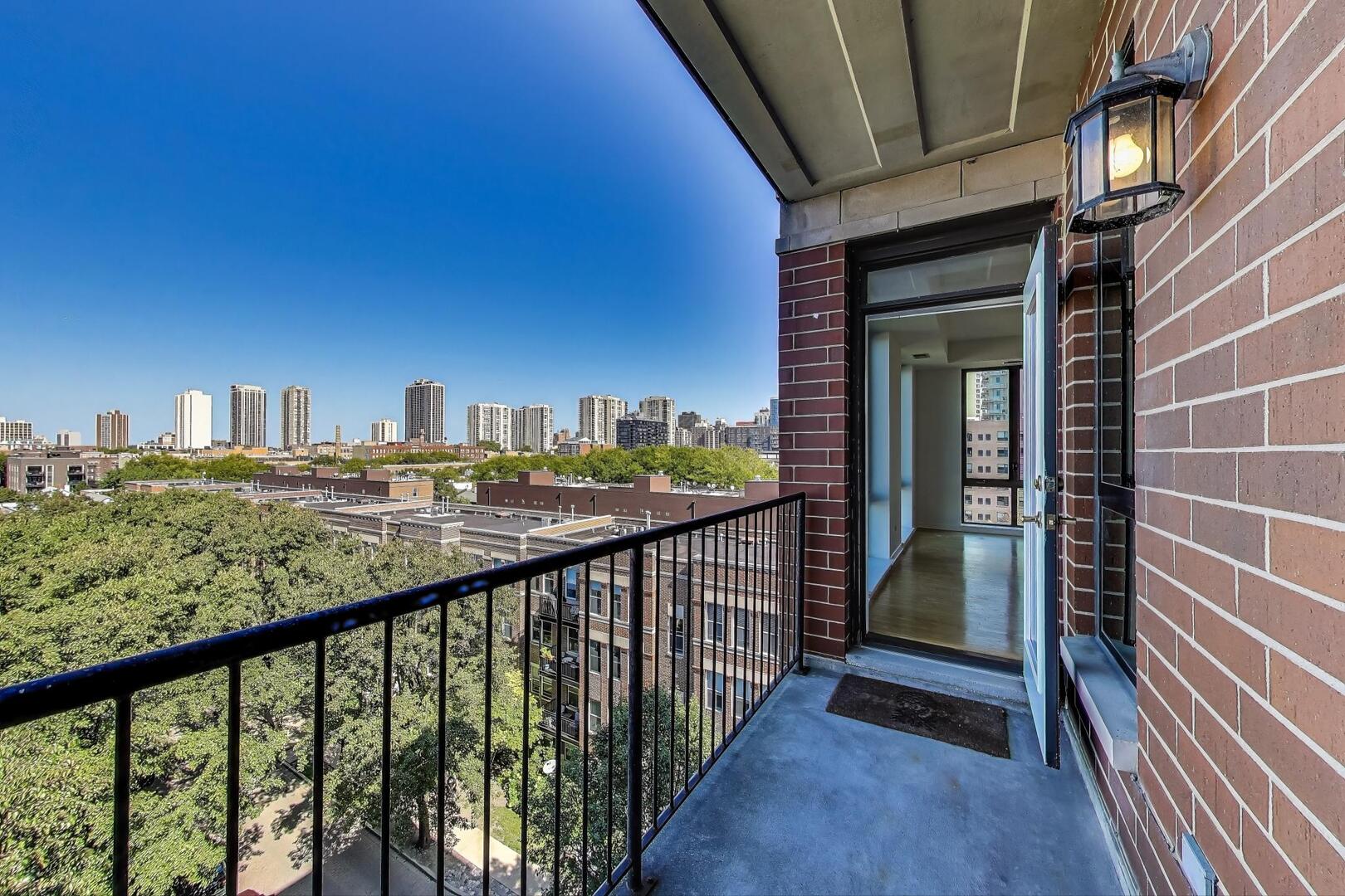 343 W OLD TOWN Court Unit: 604
