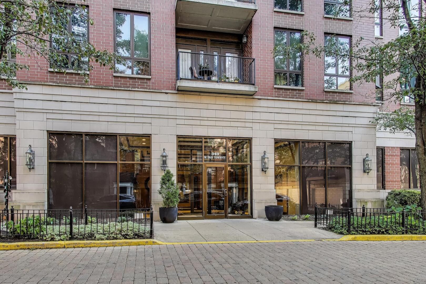 343 W OLD TOWN Court Unit: 604