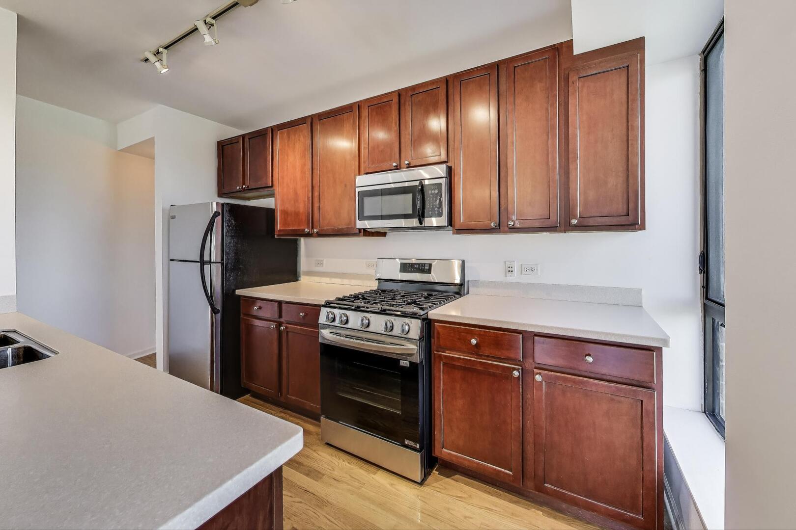 343 W OLD TOWN Court Unit: 604