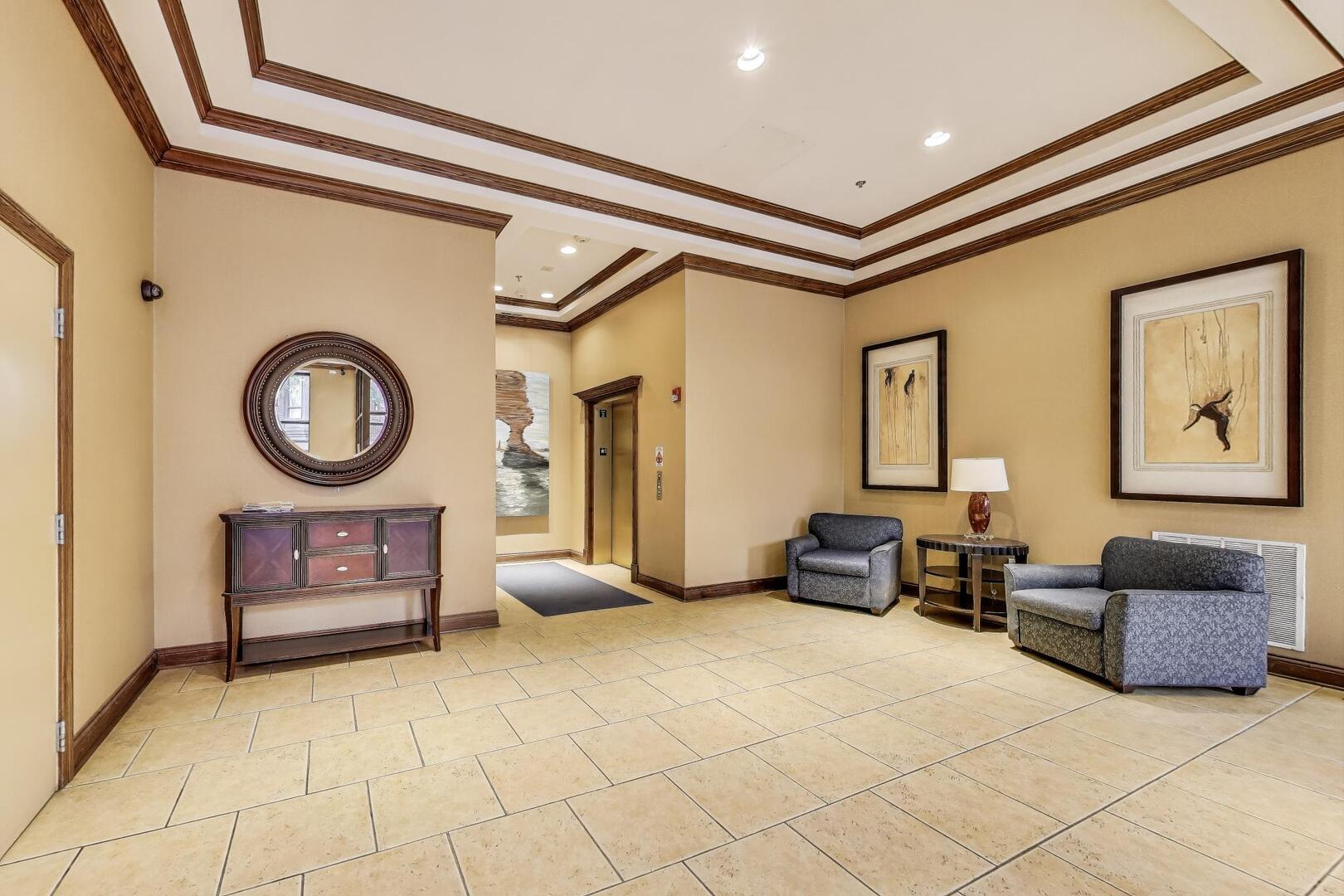 343 W OLD TOWN Court Unit: 604