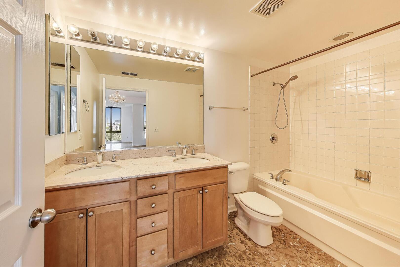 343 W OLD TOWN Court Unit: 604