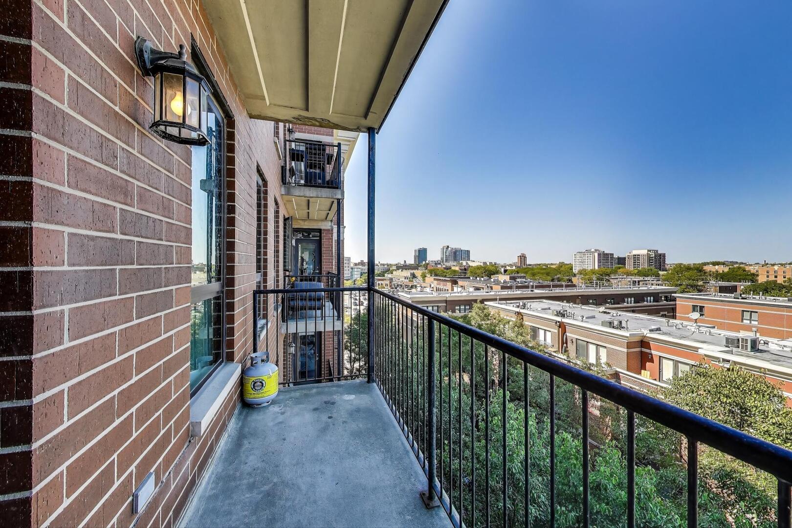 343 W OLD TOWN Court Unit: 604