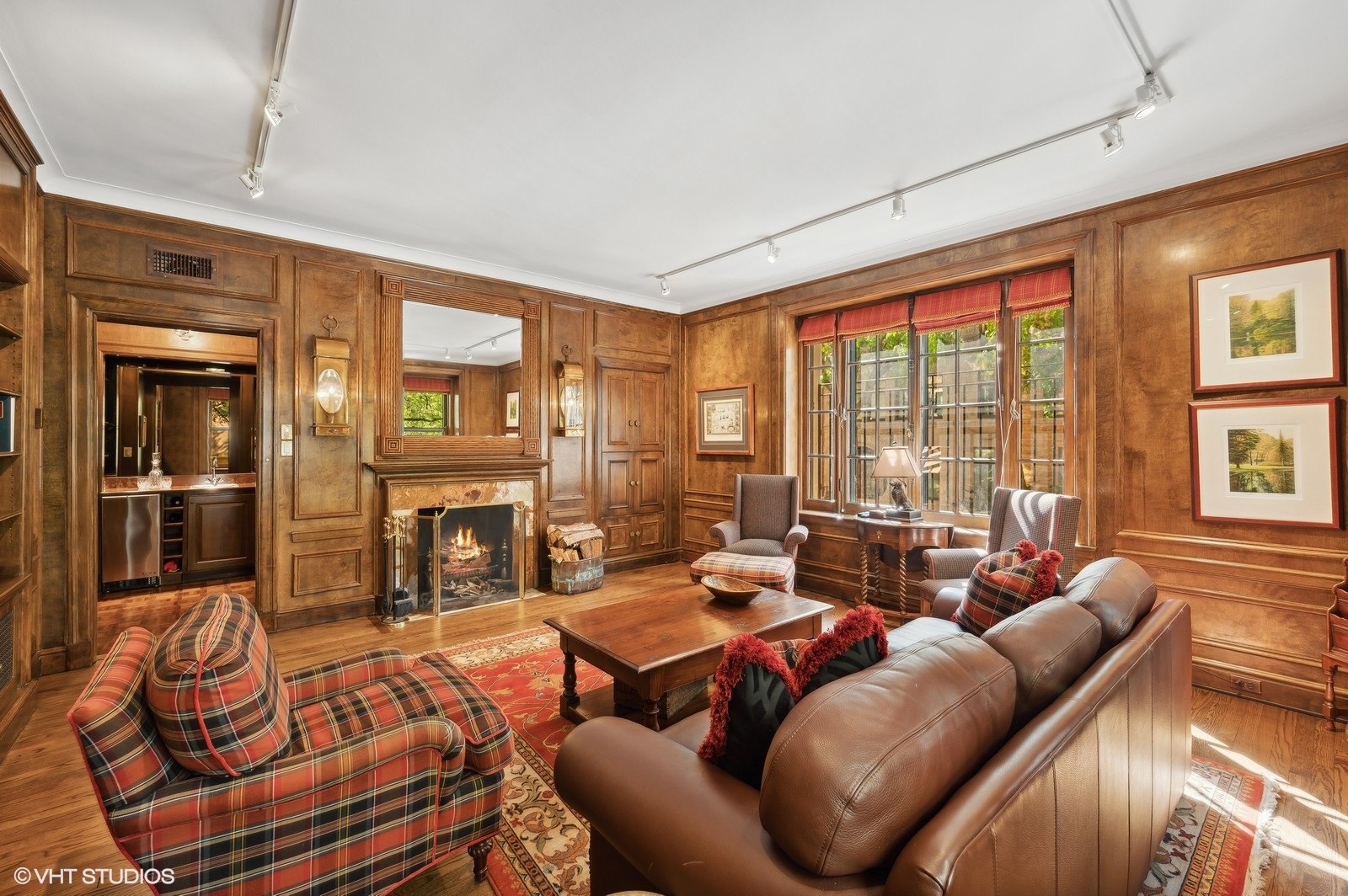 1325 N Astor Street Unit: 2