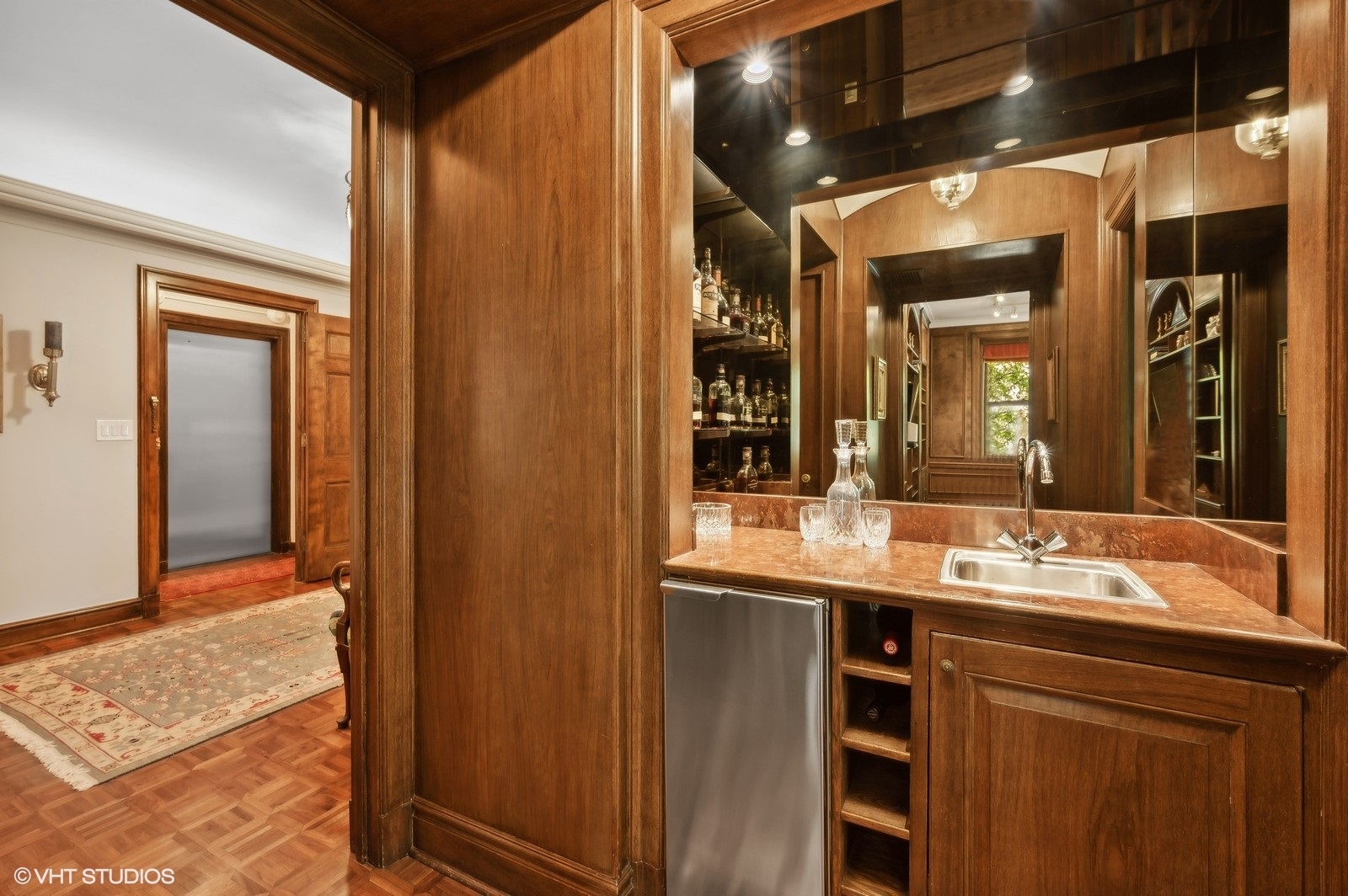 1325 N Astor Street Unit: 2