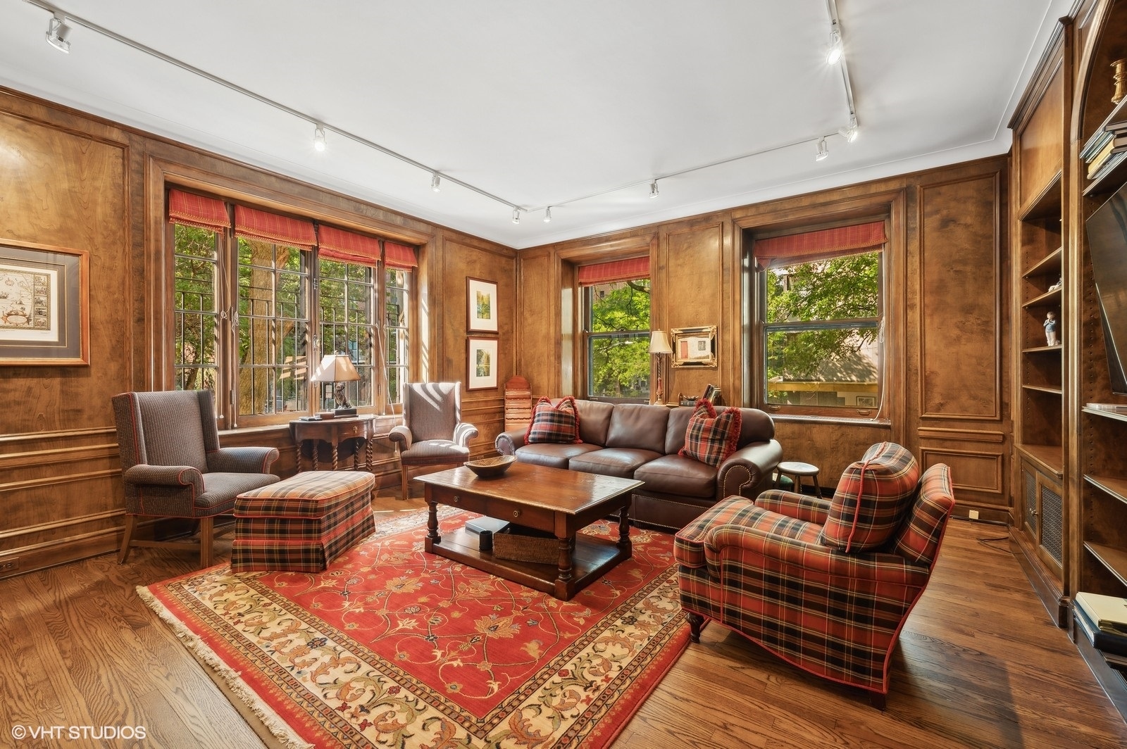 1325 N Astor Street Unit: 2