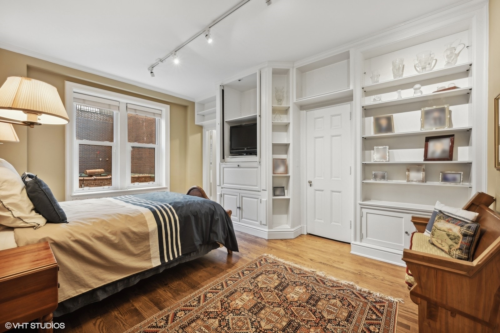 1325 N Astor Street Unit: 2