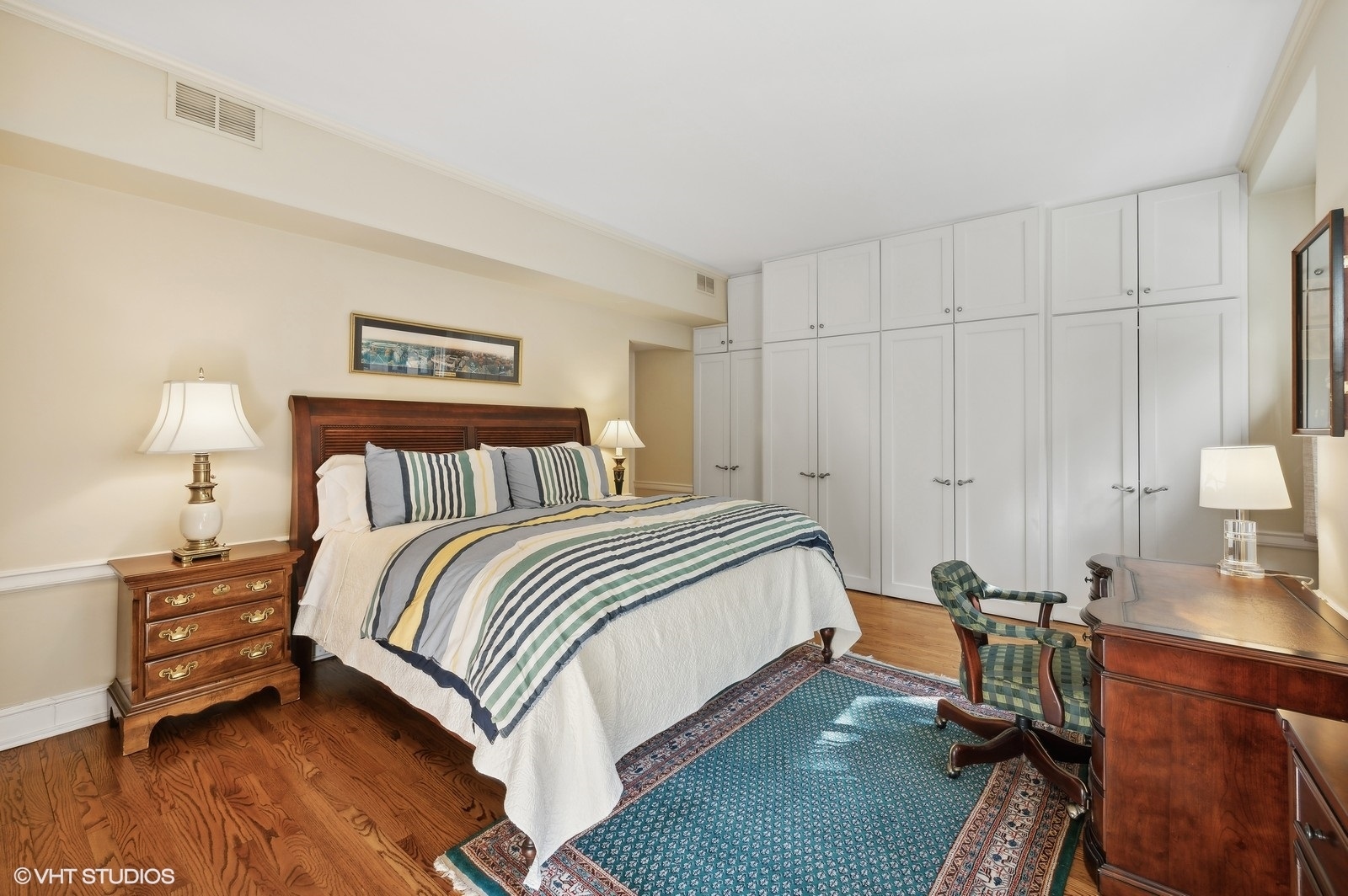 1325 N Astor Street Unit: 2