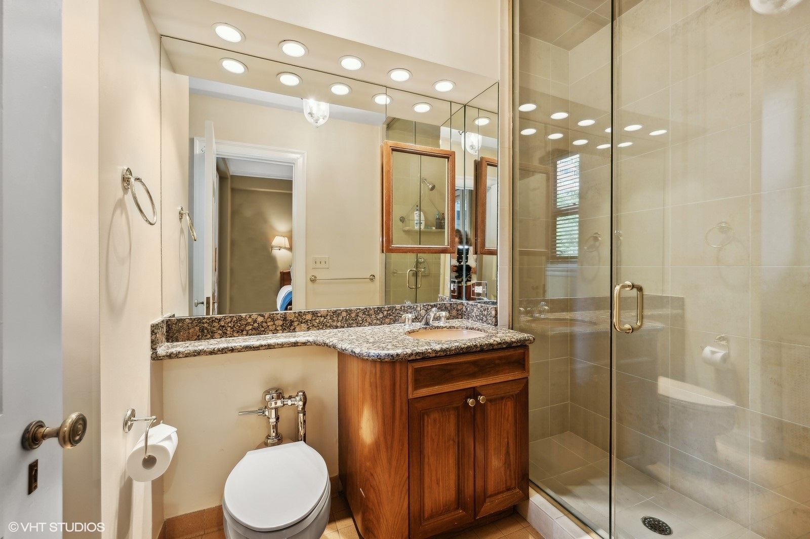 1325 N Astor Street Unit: 2