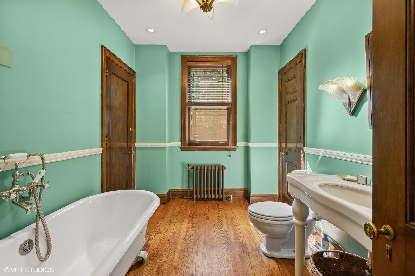 1325 N Astor Street Unit: 2