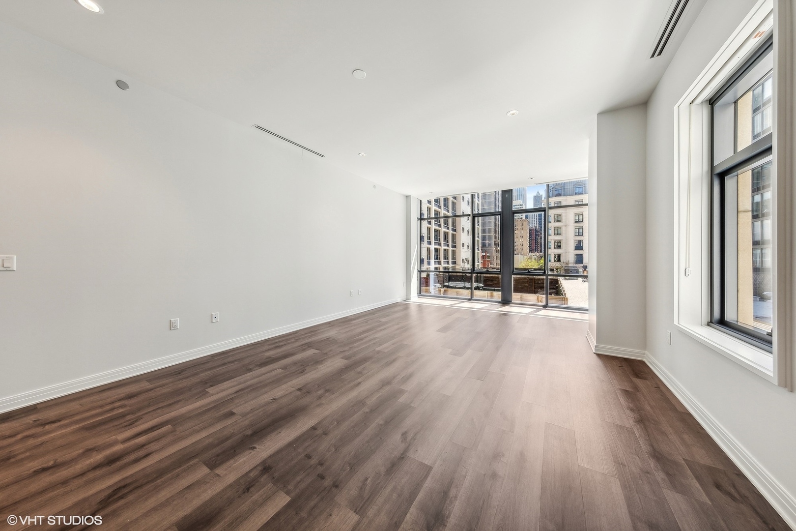 61 E Banks Street Unit: 407