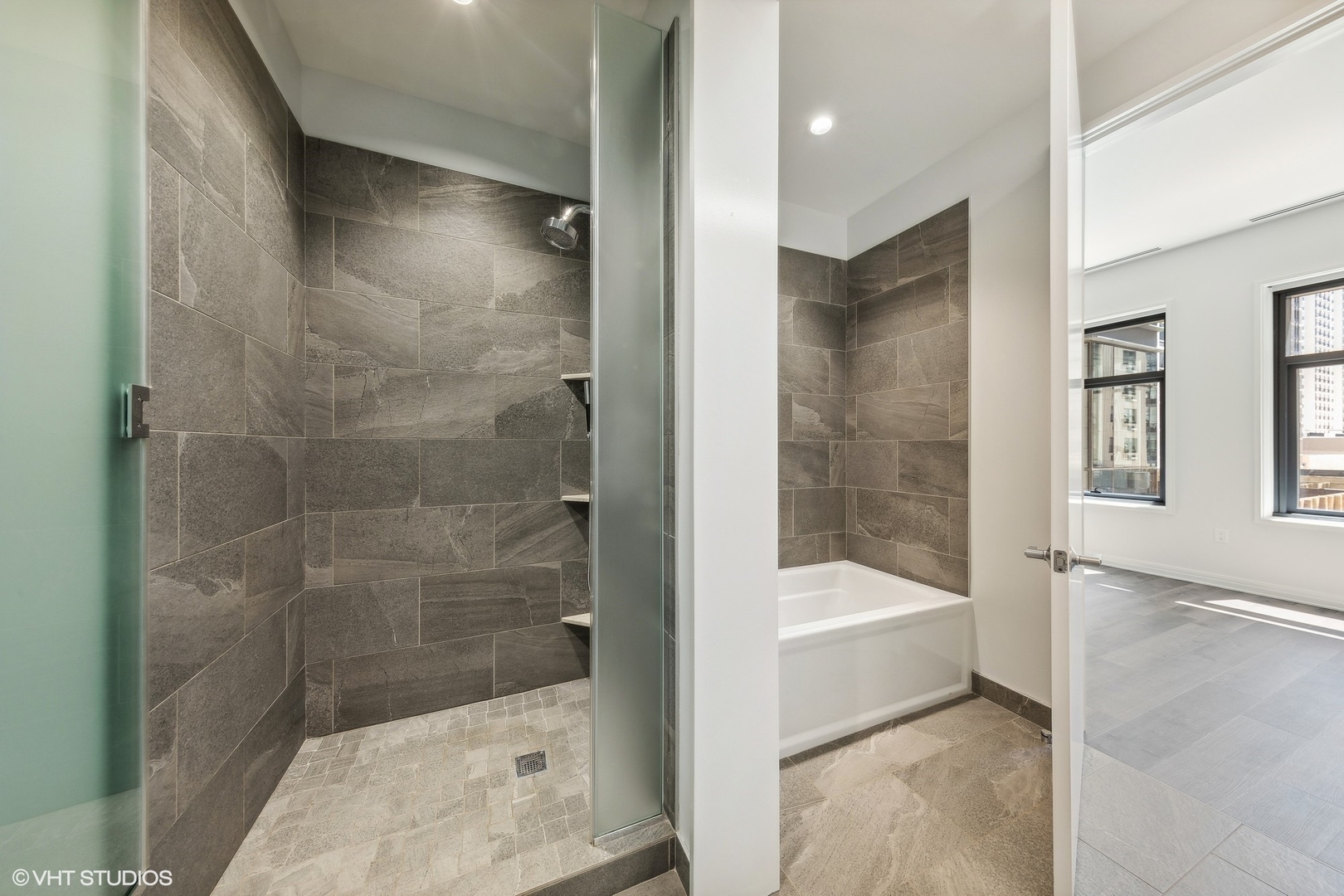 61 E Banks Street Unit: 407