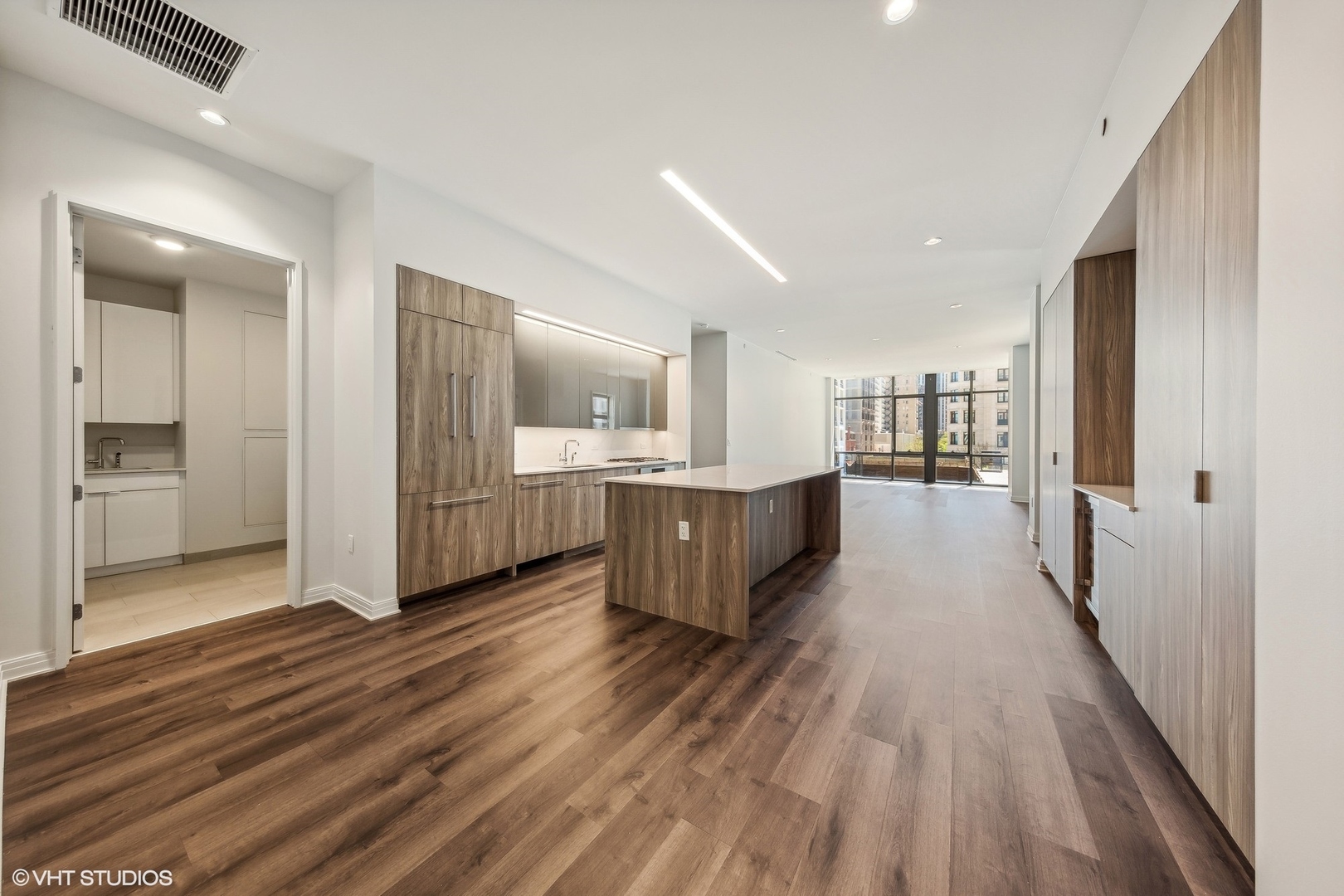 61 E Banks Street Unit: 407