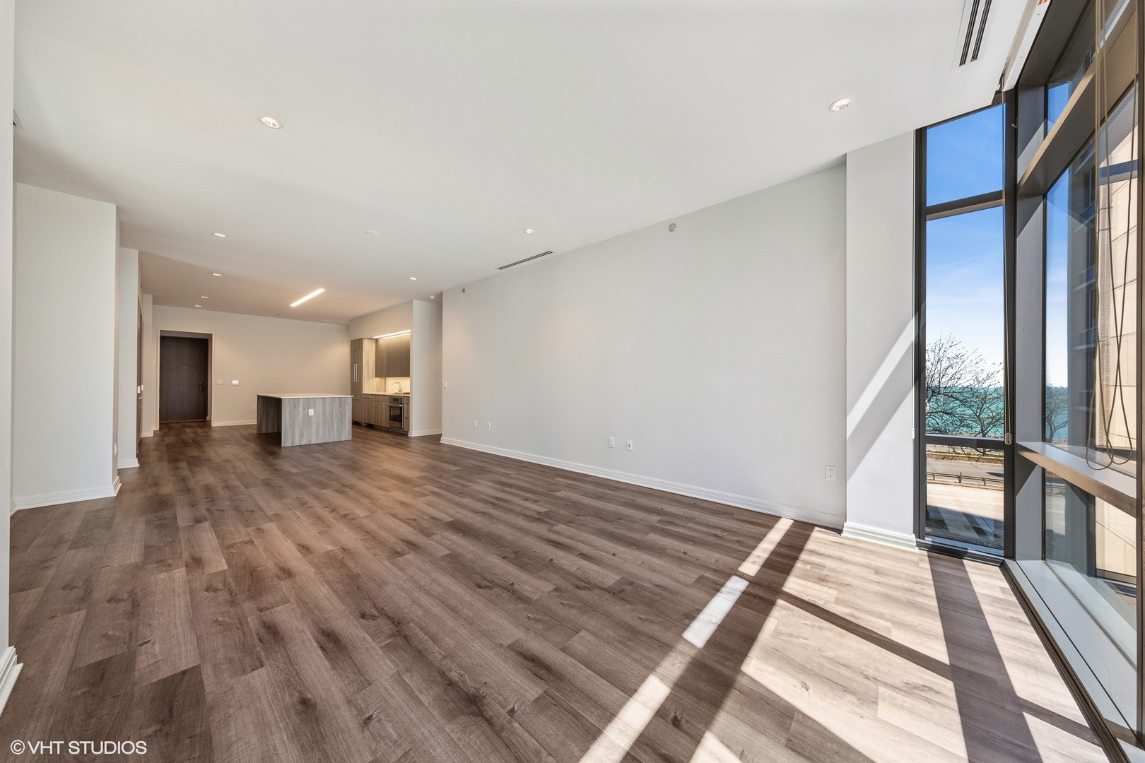 61 E Banks Street Unit: 407