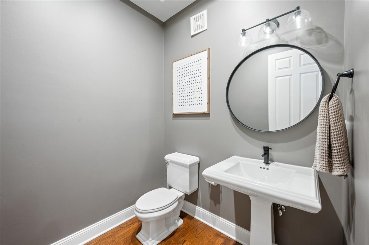 2142 W Roscoe Street Unit: 3D