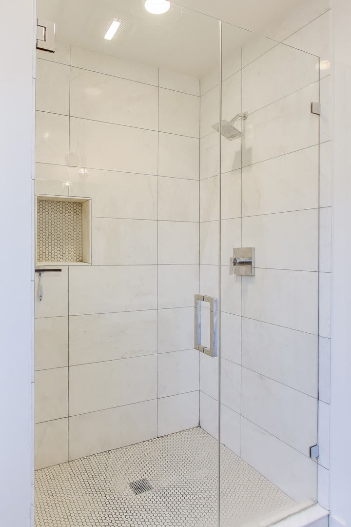 3043 W Diversey Avenue