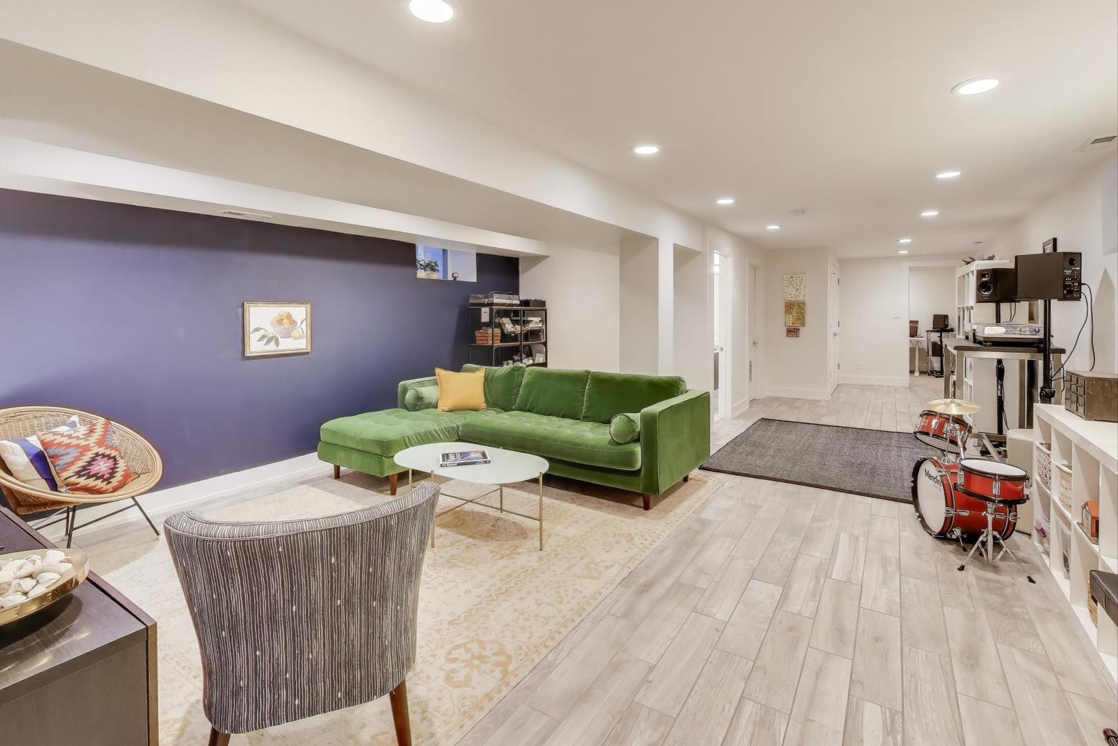 3043 W Diversey Avenue