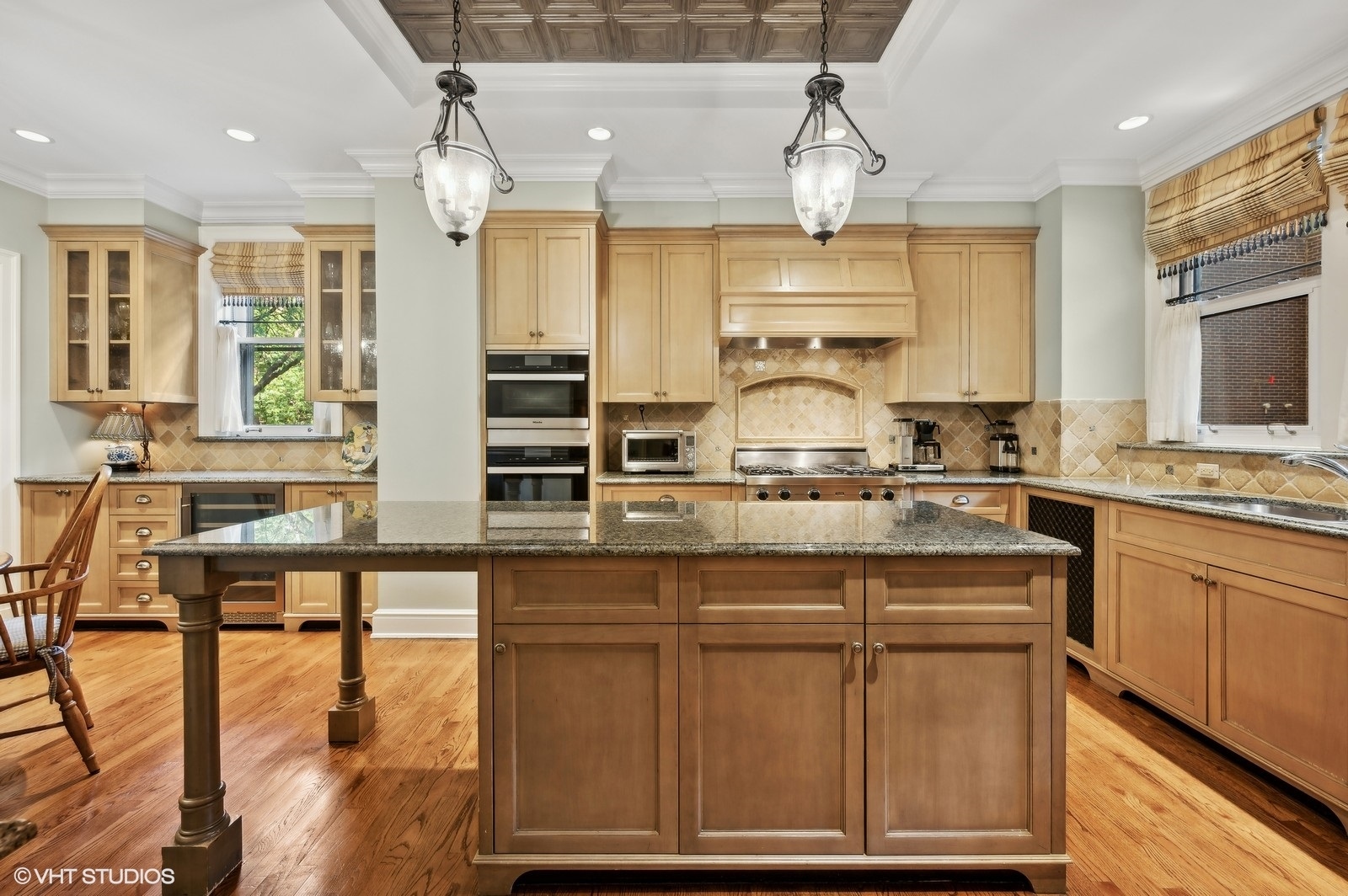 1325 N Astor Street Unit: 2