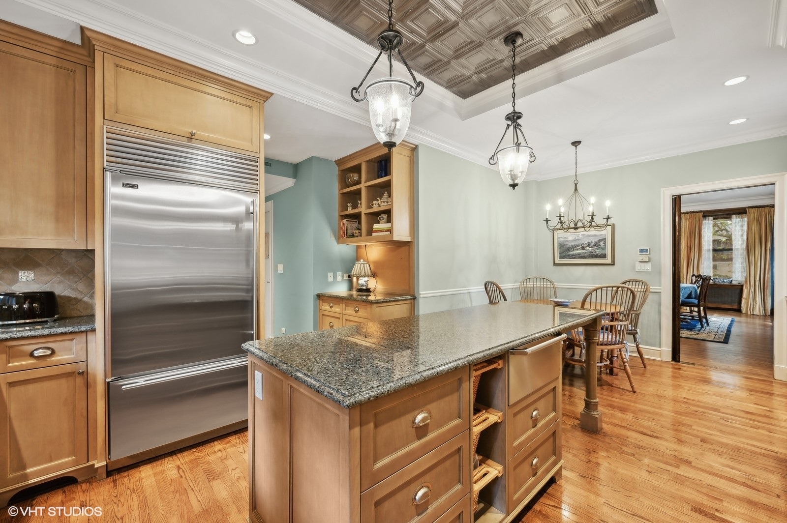 1325 N Astor Street Unit: 2