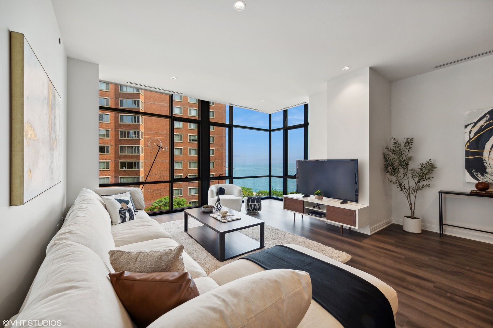 61 E Banks Street Unit: 802