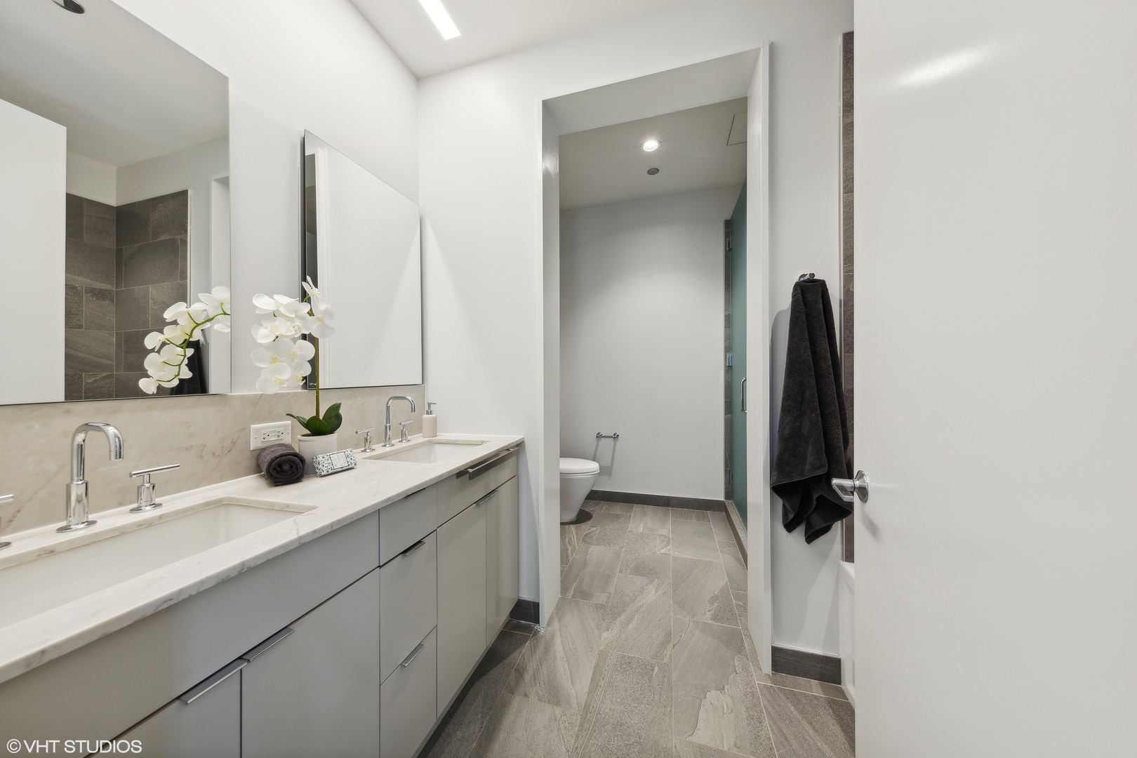 61 E Banks Street Unit: 802