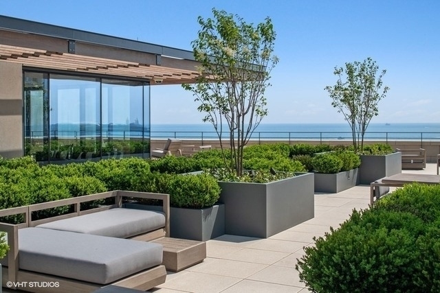 61 E Banks Street Unit: 802