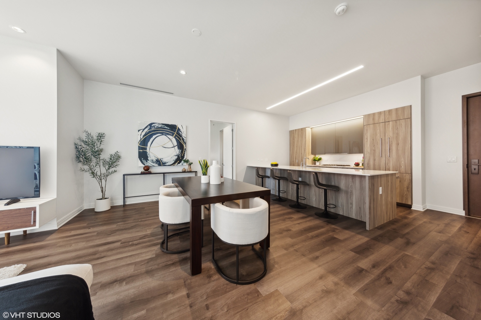 61 E Banks Street Unit: 802