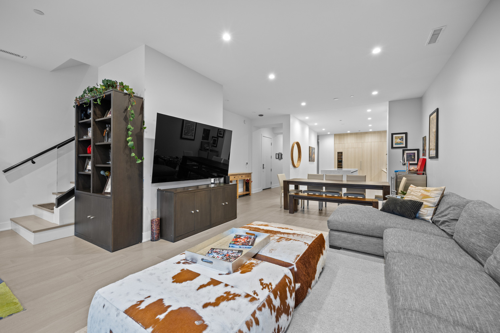 305 S Racine Avenue Unit: PH-D