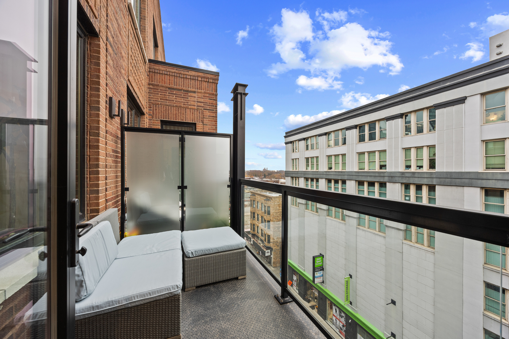 305 S Racine Avenue Unit: PH-D