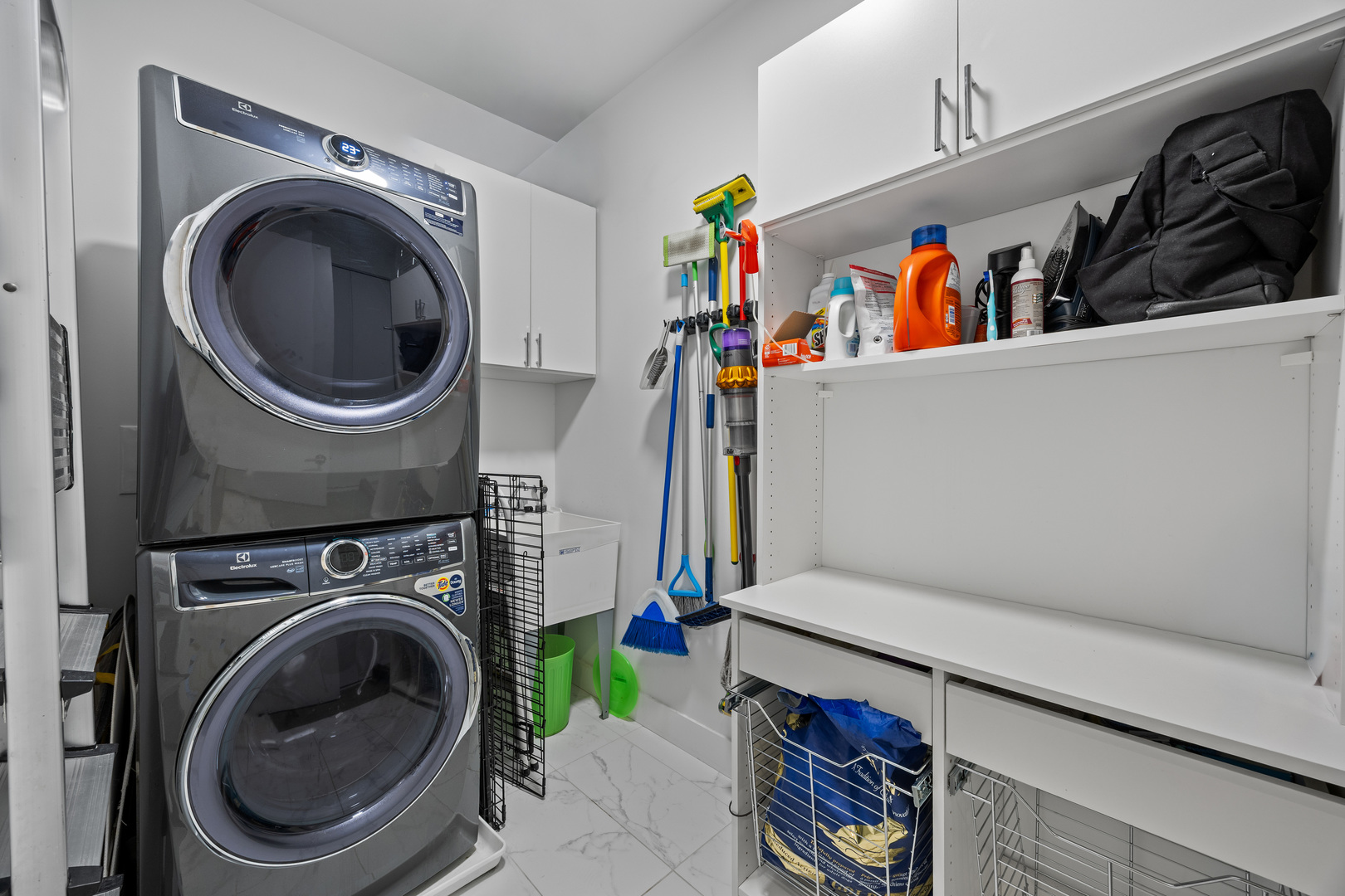 305 S Racine Avenue Unit: PH-D