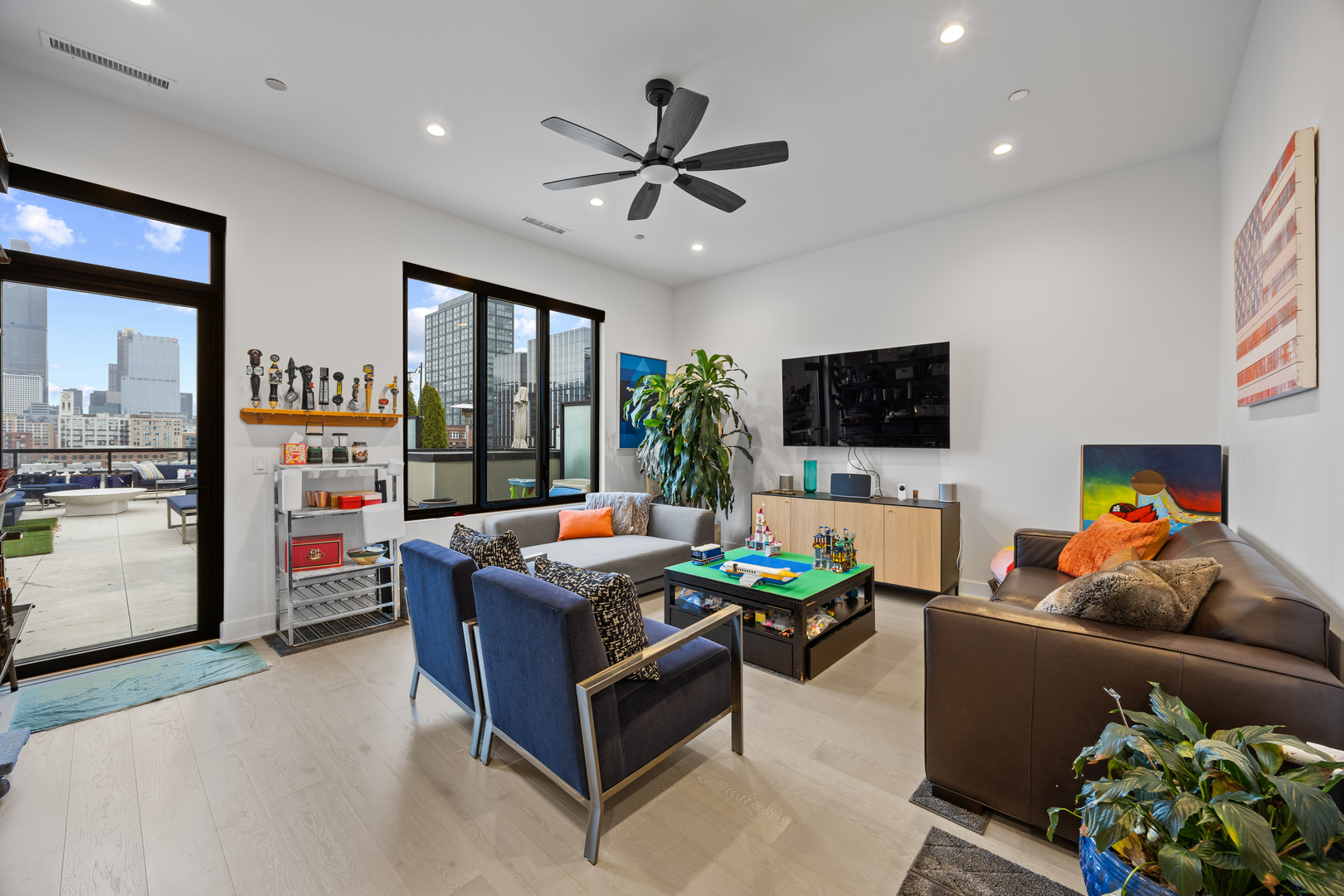 305 S Racine Avenue Unit: PH-D